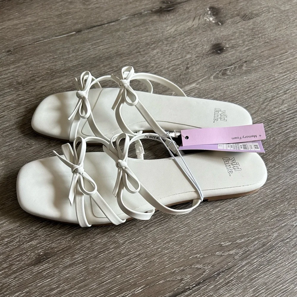 NWT Wild Fable White Memory Foam Kristen Flat Bow Sandals - Picture 7 of 9